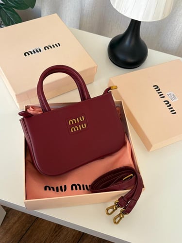 شنطه ماركه ميو ميو