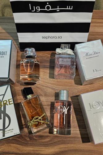 عرض 4 عطور مع شوبنق سيفورا