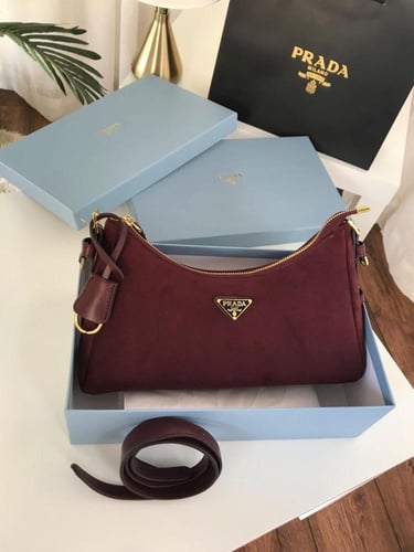 شنطه ماركه برادا بتصميم عصري