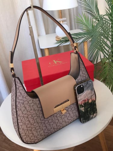 شنطة كالفن كلاين