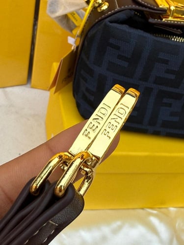 شنطه ماركه فندي