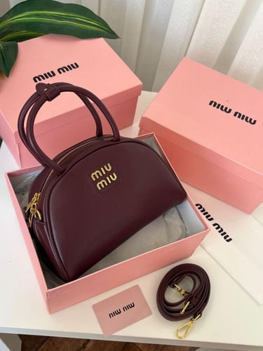 شنطه ماركه ميو ميو