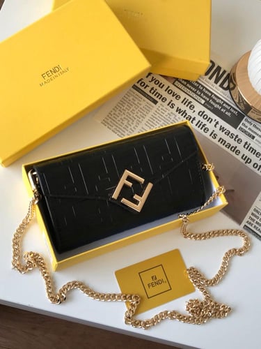 شنطه ماركه فندي ماستر