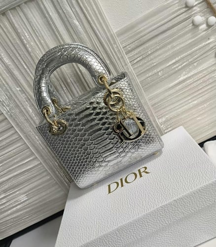 شنطه ماركه ديور