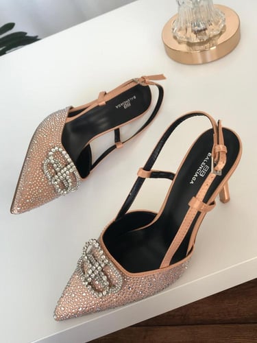 كعب ماركه بلنسياقا