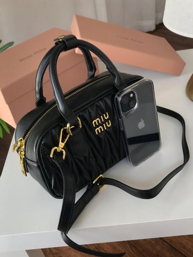 شنطه ماركه ميو ميو