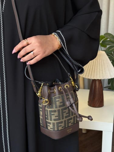 شنطه ماركه فندي