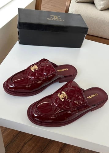 شوز ماركه شانيل مفتوح من الخلف