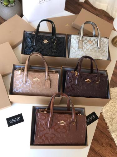 شنطه ماركه كوتش لمعه