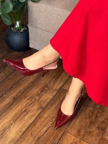 كعب ماركه قوتشي