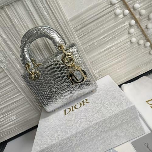 شنطه ماركه ديور