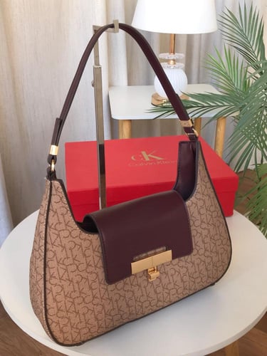 شنطة كالفن كلاين