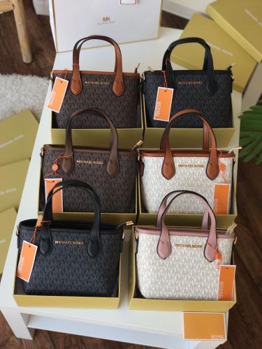 شنطه ماركه مايكل كورس