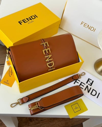 شنطه ماركه فندي