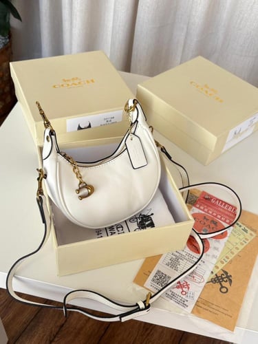 شنطه ماركه كوتش