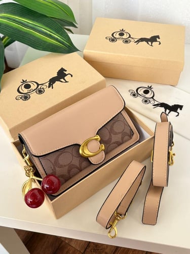 شنطه ماركه كوتش بمعه