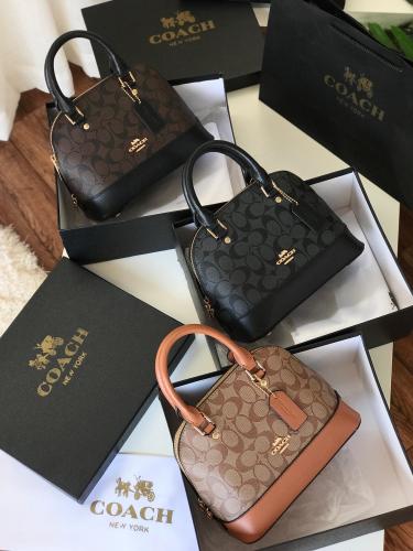 شنطه ماركه كوتش