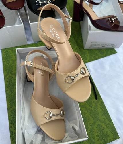 كعب ماركه قوتشي