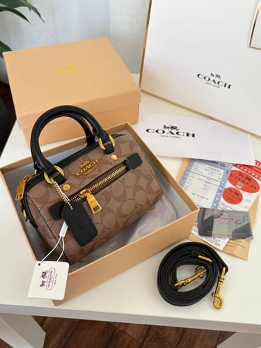 شنطه كوتش بتصميم عصري سحاب من الامام