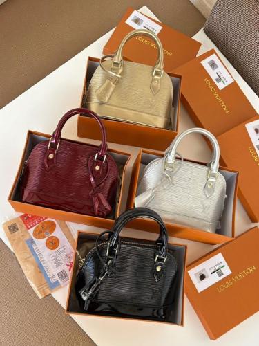 شنطه ماركه لويس فيتون