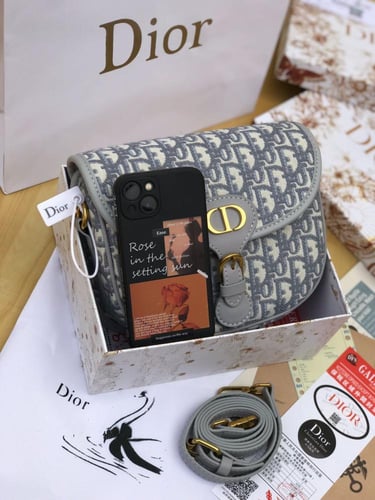 شنطه ماركه ديور