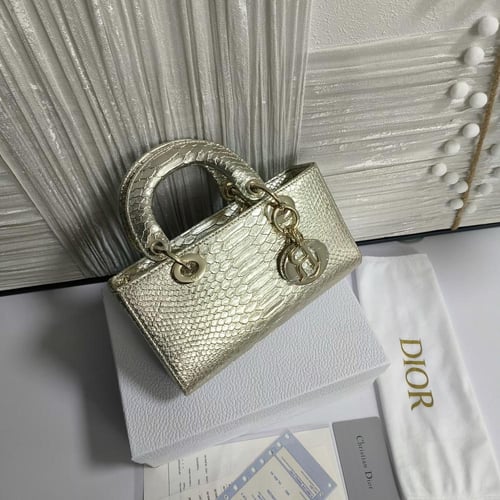 شنطه ماركه ديور