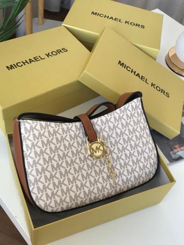 شنطة مايكل كورس