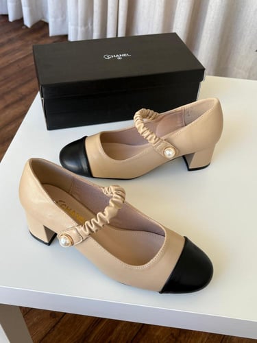 كعب ماركه شانيل