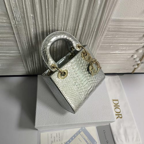 شنطه ماركه ديور