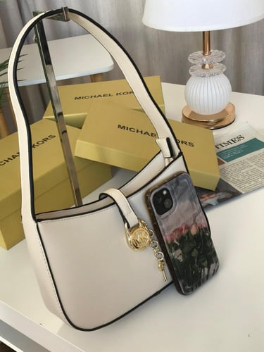 شنطة مايكل كورس