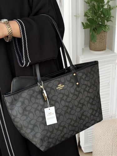 شنطه ماركه كوتش كبير