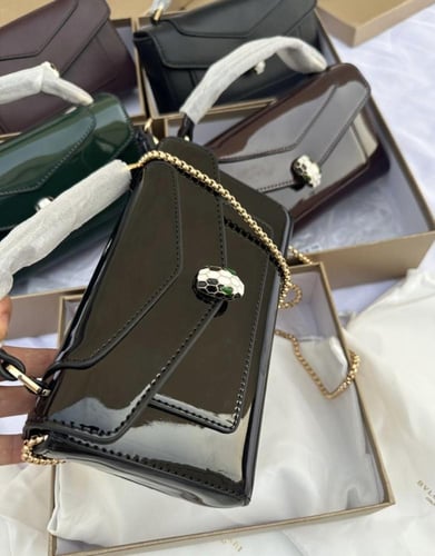 شنطه ماركه بولغاري لامع