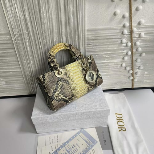 شنطه ماركه ديور