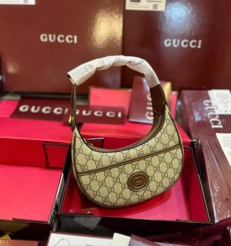 شنطه ماركه قوتشي