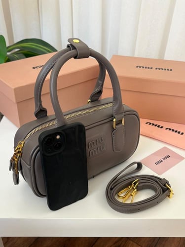 شنطه ماركه ميو ميو