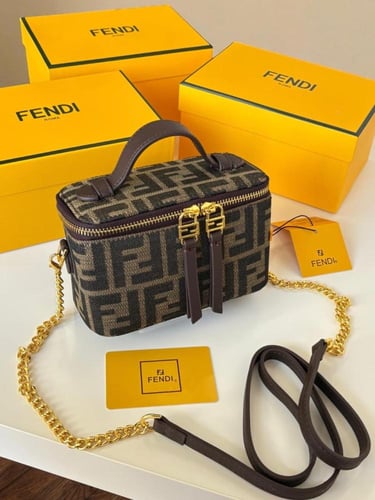 شنطه ماركه فندي ماستر