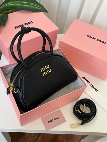 شنطه ماركه ميو ميو