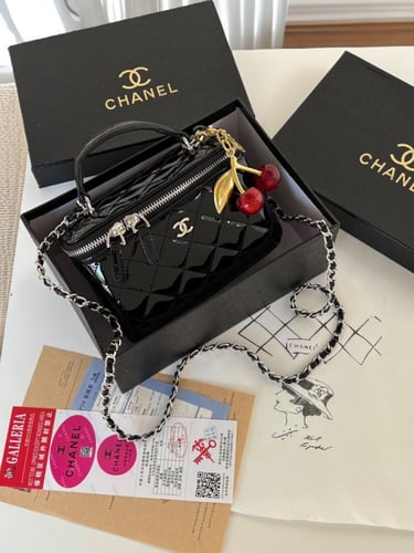 شنطه ماركه شانيل لمعه