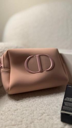 شنطه ميكب ماركه ديور