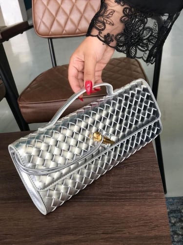 شنطة ماركة بوتيغا