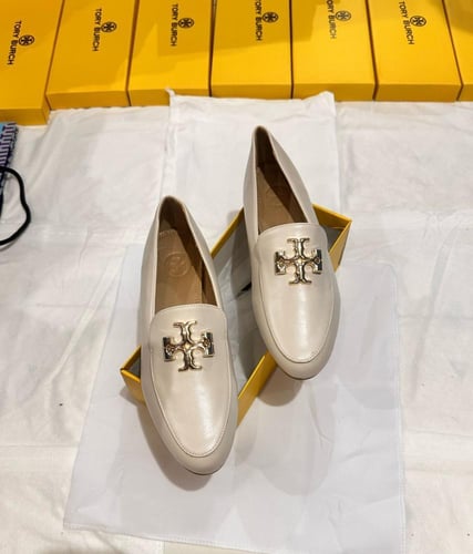 شوز ماركه توري بورش