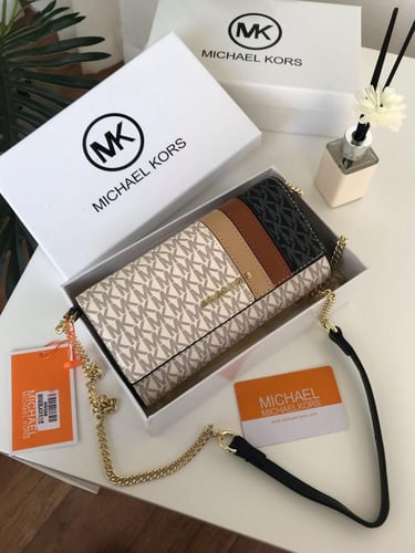 شنطه ماركه مايكل كورس