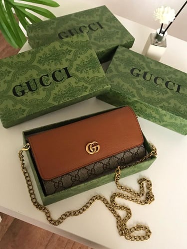 شنطه ماركه قوتشي