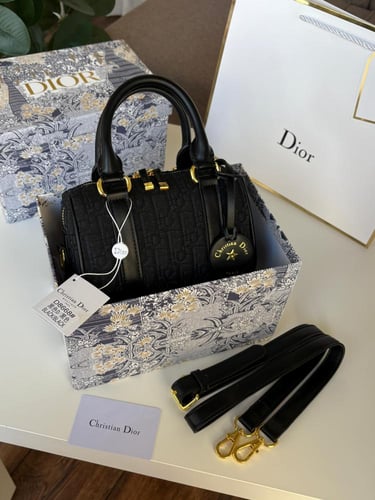 شنطه ماركه ديور