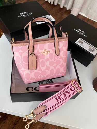 شنطه ماركه كوتش