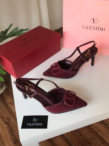 كعب ماركه فالنتينو كريستال