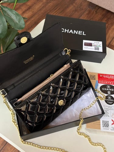 شنطه ماركه شانيل لامع