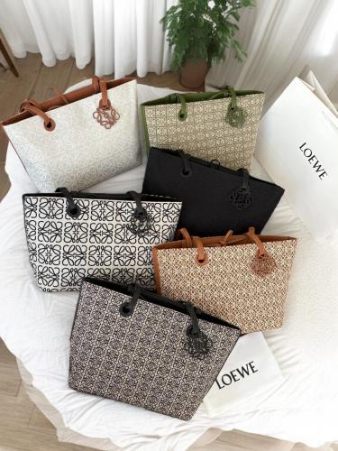 شنطه ماركه لويفي