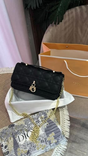 شنطه ماركه ديور