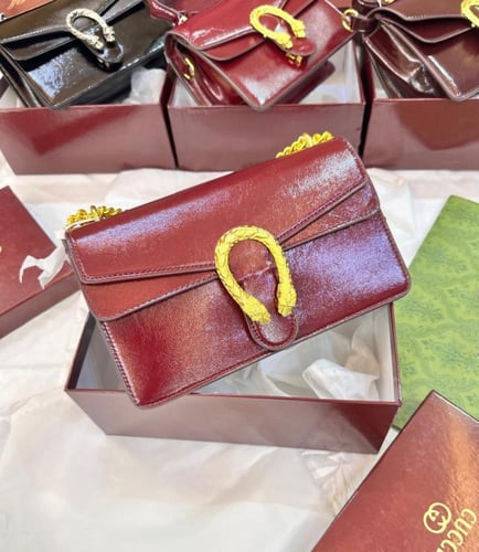 شنطه ماركه قوتشي